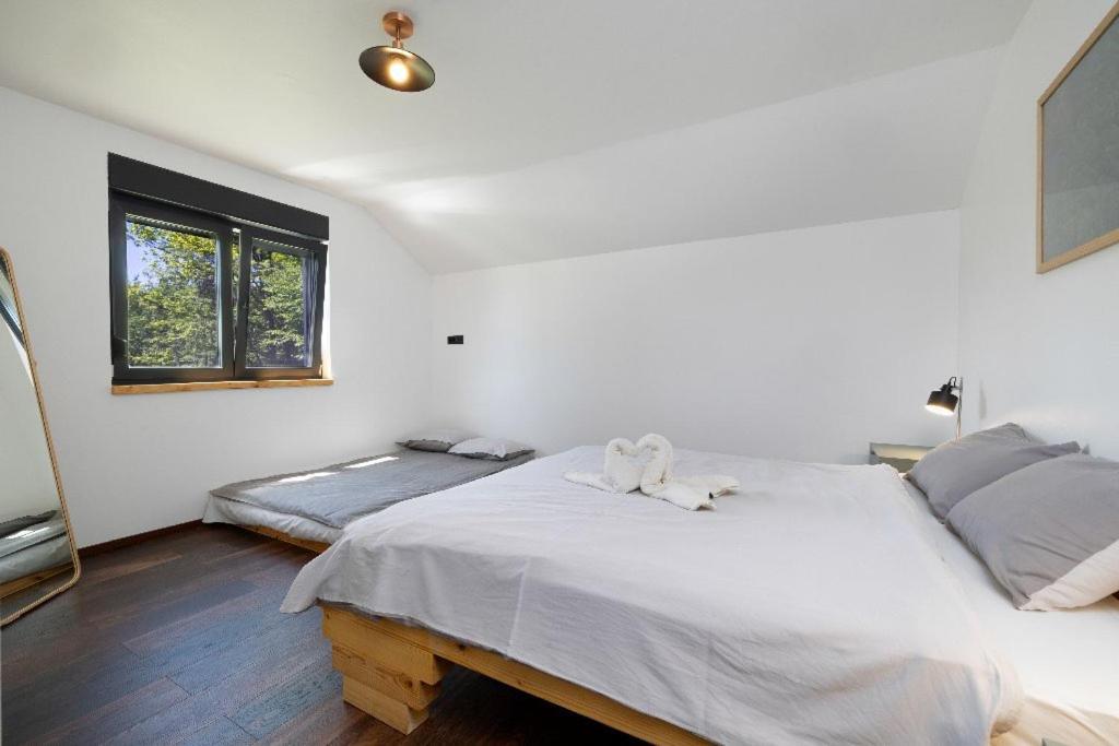 Tree Elements Treehouse Retreat Daire Slunj Oda fotoğraf